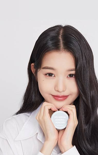innisfree｜無油無慮礦物控油蜜粉 