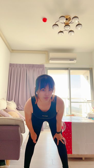 《造型穿搭》FLAME初次運動穿搭體驗：公園慢跑和家中健身的