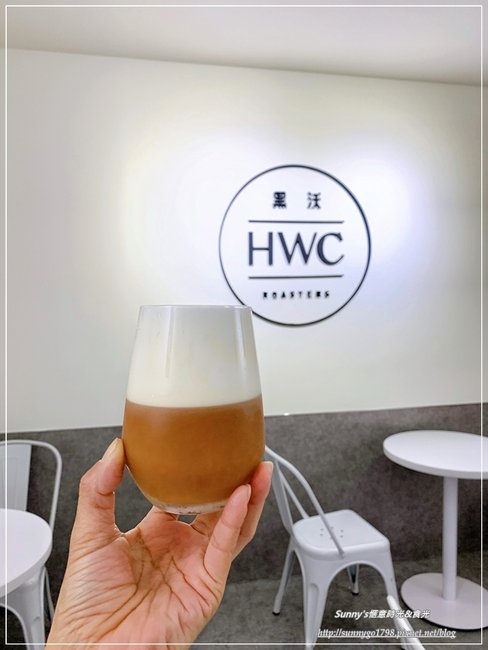 台中咖啡館【HWC黑沃咖啡】2019台中珍奶總冠軍_黑糖黑玉拿鐵 (18).JPG