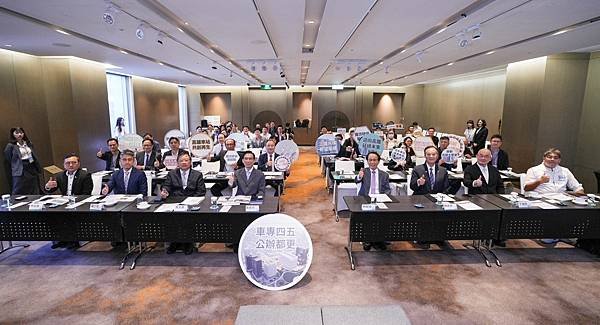 高雄市政府 陳其邁市長、林欽榮、羅達生、李懷仁副市長、郭添貴