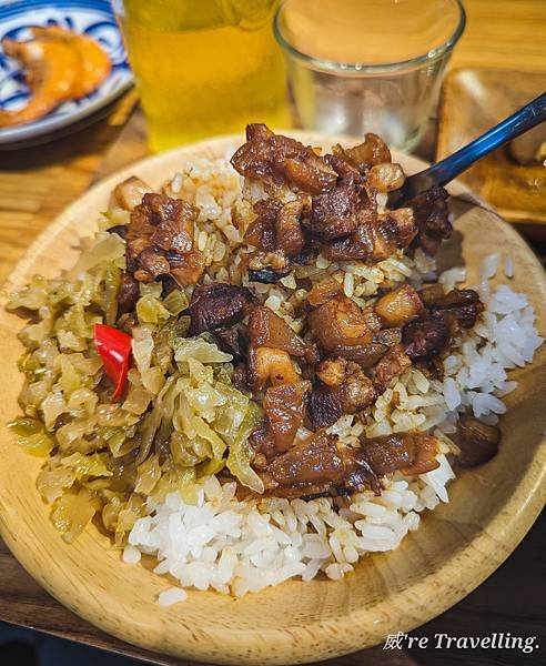 高雄龍華市場美食「王煮麵」跳脫傳統市場框架的文青麵店