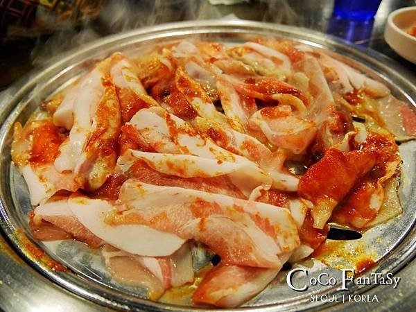 韓國首爾｜明洞｜新村食堂烤肉새마을식당，平價烤肉必推