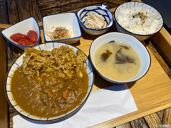 貓禾咖啡咖哩豬肉定食