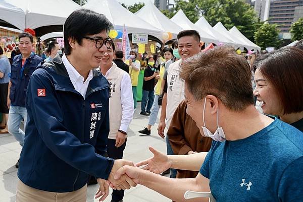 高雄市政府 陳其邁市長、林欽榮、羅達生、李懷仁副市長、郭添貴