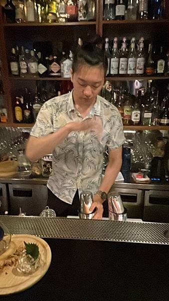 離城．放感情｜捷運六張犁站 隱身巷弄中老宅風格餐酒館．精緻餐