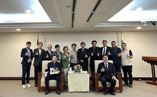 臺南市政府 黃偉哲市長、趙卿惠、葉澤山副市長、方進呈秘書長、