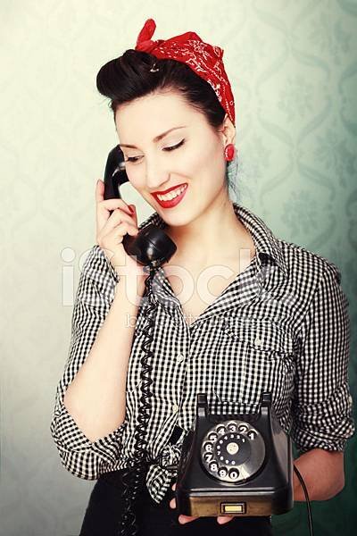 20024973-vintage-housewife-telephone-chat.jpg
