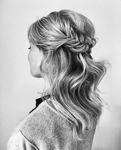 Half-up-braided-hairstyle-2018-wedding-hair-trends.jpg