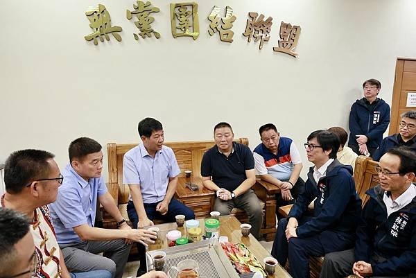 高雄市政府 陳其邁市長、林欽榮、羅達生、李懷仁副市長、郭添貴