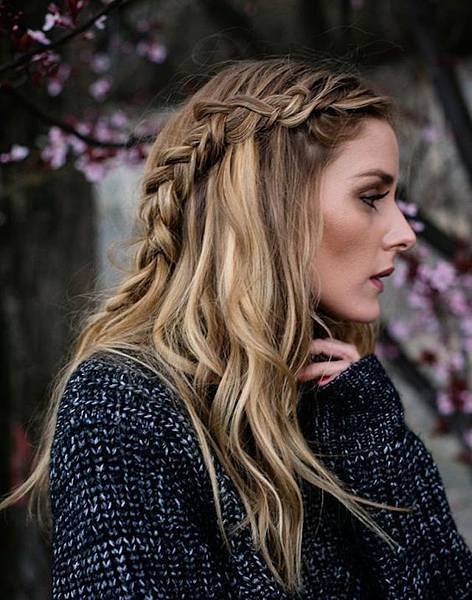 Side-braid-loose-hair-2018-wedding-hair-trends.jpg