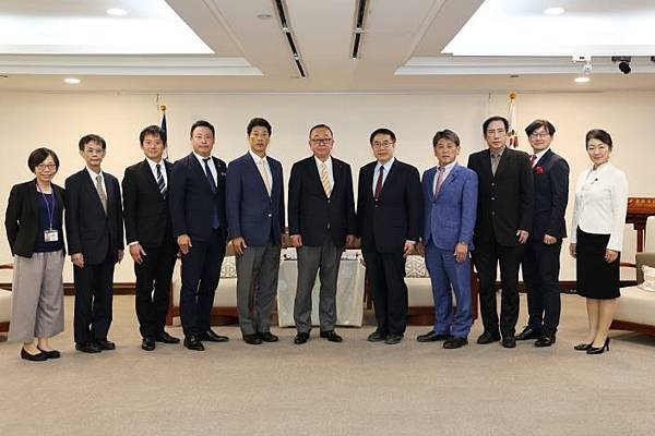 臺南市政府 黃偉哲市長、趙卿惠、葉澤山副市長、方進呈秘書長、