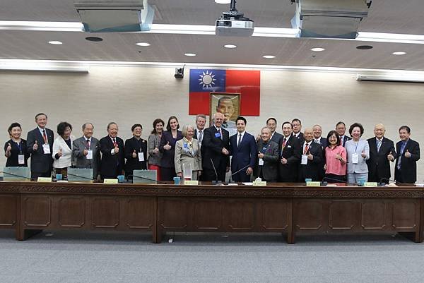 國際扶輪總部代表訪團一行拜會蔣萬安市長