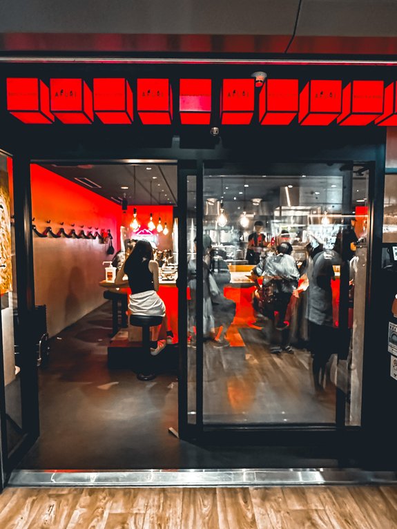 【日本．東京】吃在東京，《新宿阿夫利辛紅SUBNADE》不僅