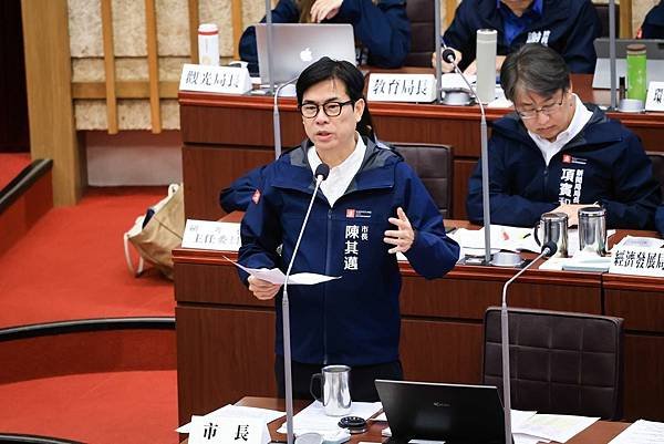 議員關心左營設置日照中心議題 陳其邁：全力照顧住戶生活 讓眷