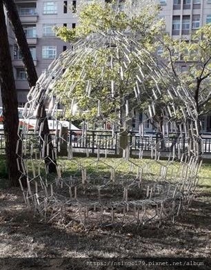 1201183466_l.jpg