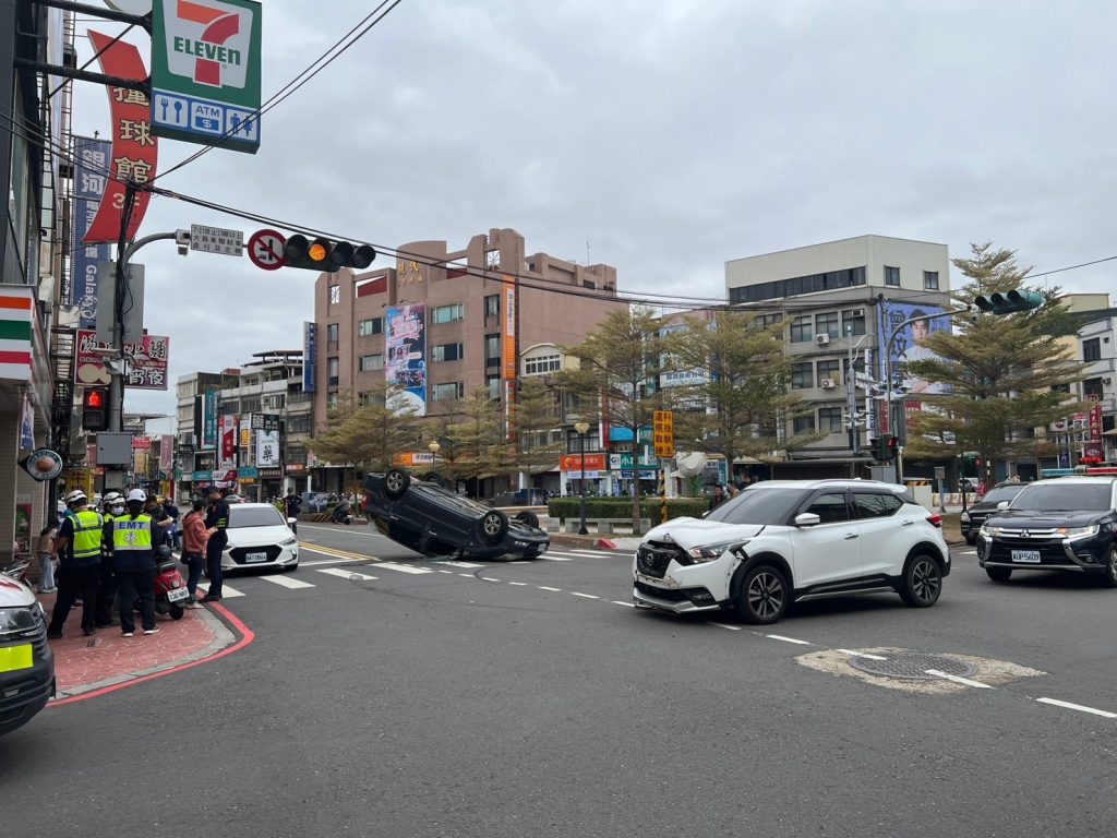 美國VVK官網 頭份分局表示，頭份市中正路與信東路口發生交通