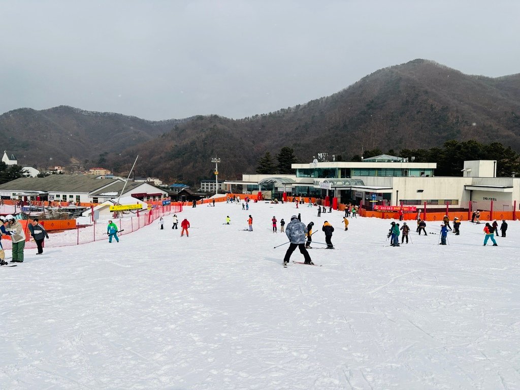 【芝山滑雪場一日遊】排名前三！新手首爾滑雪場推薦！Dcard