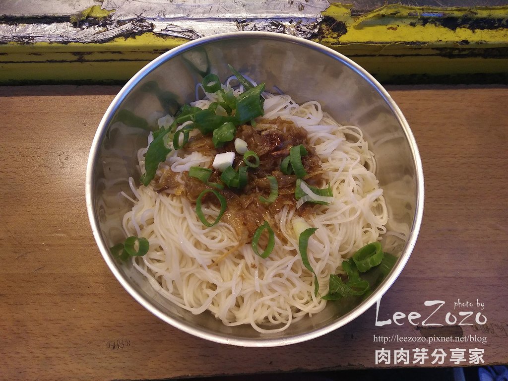 中壢觀光夜市,中壢夜市遊記,中壢夜市,中壢夜市招牌,肉肉芽分享家,中壢夜市美食攤販紀錄,中壢夜市美食,中壢夜市攤販,中壢夜市時間,中壢夜市2024,中壢夜市必吃美食,,中壢二師傅麻油雞,中壢麻油雞,二師傅麻油麵線,二師傅麻油雞菜單