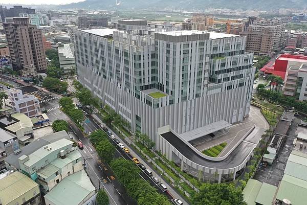 圖二　國泰人壽工業區廠房與鄰近廠房