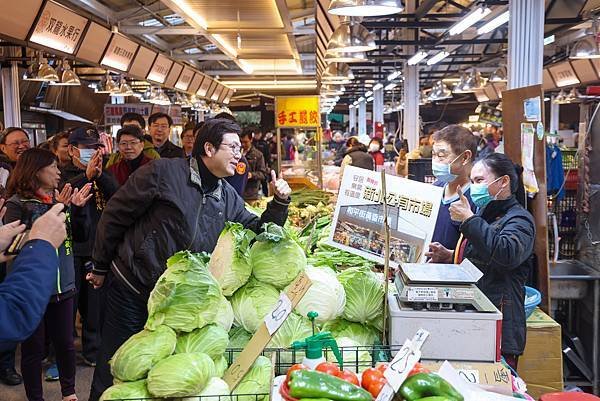 中和區和平街黃昏市場改造後溫馨開幕 劉和然：保留市場人情味 