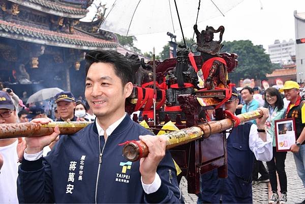 參加2024保生文化祭保生大帝聖誕遶境 蔣萬安：祈求保生大帝