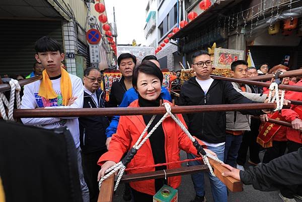 台中市保安宮75週年慶典遶境祈安-盧市長祈求市民幸福安康