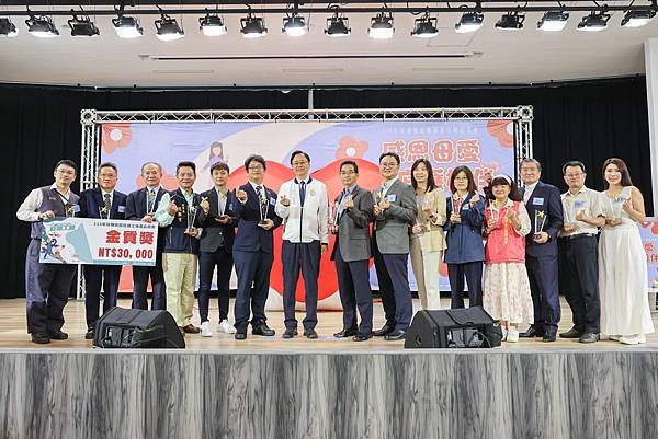 桃園市政府 張善政市長、蘇俊賓、王明鉅副市長、詹榮鋒秘書長：