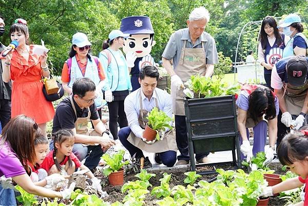 為北市象山田園基地開箱 蔣萬安：期待父母們假日帶著小朋友參觀