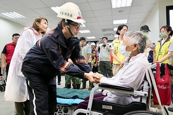 高雄市政府 陳其邁市長、林欽榮、羅達生副市長、郭添貴秘書長、