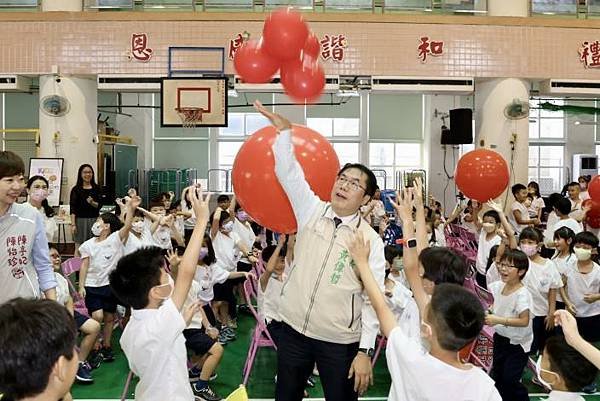 臺南市政府 黃偉哲市長、趙卿惠、葉澤山副市長、方進呈秘書長、