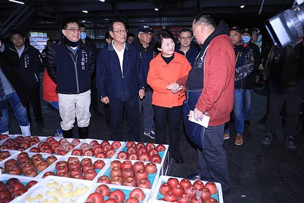 盧市長春節前視察果菜市場