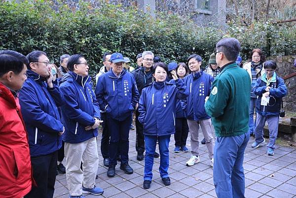 市長盧秀燕視察雪霸國家公園台灣櫻花鉤吻鮭種源庫