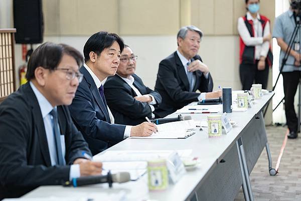 賴清德總統與新北產業園區業者座談　強調政府會照顧受對等關稅影