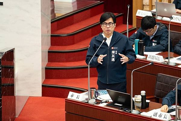 高雄市政府 陳其邁市長、林欽榮、羅達生、李懷仁副市長、郭添貴