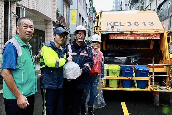 高雄市政府 陳其邁市長、林欽榮、羅達生、李懷仁副市長、郭添貴