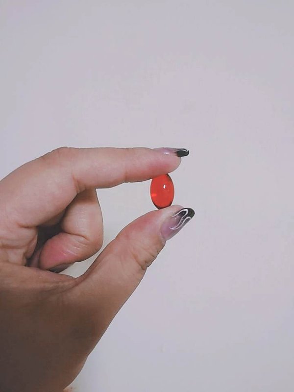 【開箱分享】日喬恩｜法國魚鱗膠原蛋白 ♡ 魚鯊烯魚油 ♡ 吃