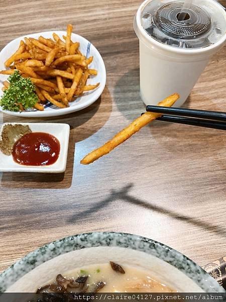 08♥ 美食 ◊ 台中西屯區麵屋虎徹-青龍(黎明店)~小而美拉麵店.jpg