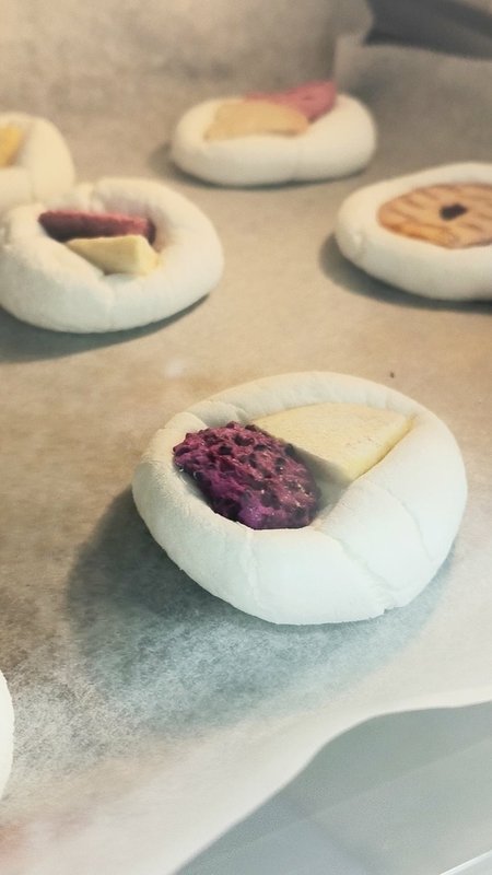 孩子成就感爆棚！一起做過年伴手禮點心「棉花糖脆餅＆草莓雪Ｑ餅