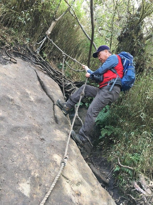 加里山拉繩陡登路段 (7)