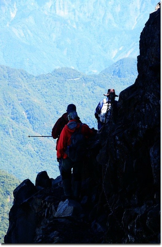 玉山主峰下撤 5