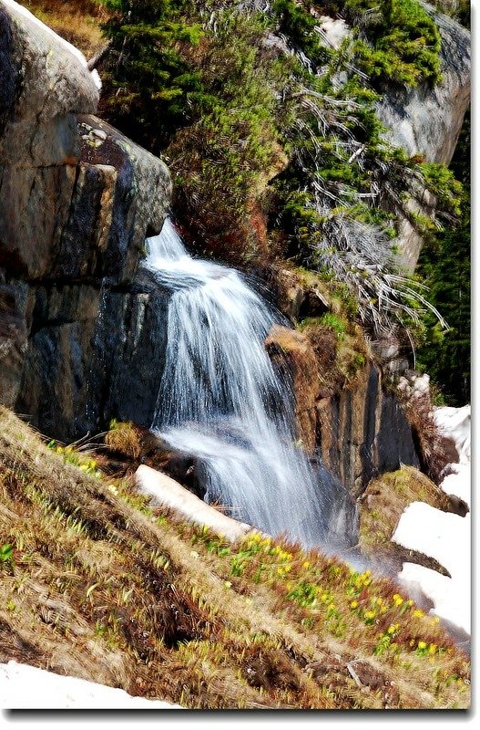 A little falls along the trail 3