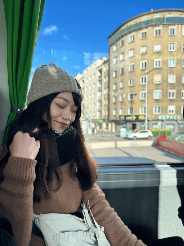 飛機上的助眠神物｜GreySa 格蕾莎頸枕｜全家出國、夫妻蜜