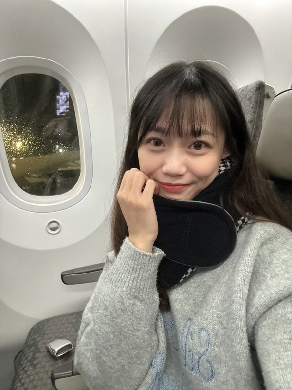 飛機上的助眠神物｜GreySa 格蕾莎頸枕｜全家出國、夫妻蜜