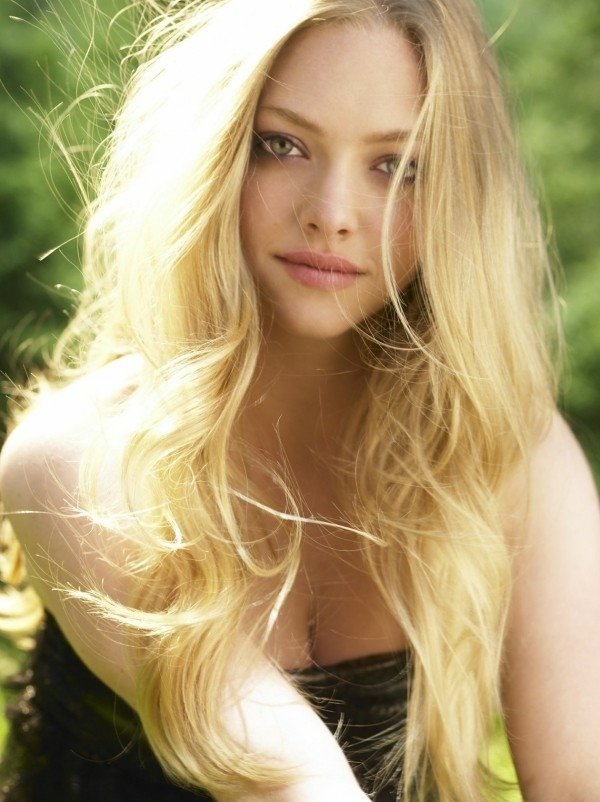 Amanda-Seyfried-001.jpg