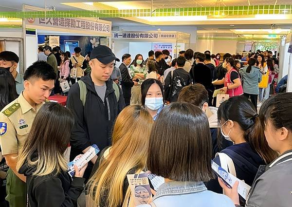 新北市政府 侯友宜市長、 劉和然、朱惕之、陳純敬副市長、邱敬