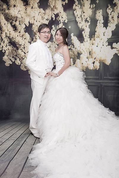 全家福婚紗照-夫妻合照-全家福 服裝-白紗禮服