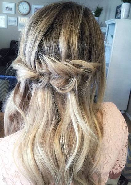 Fishtail-half-up-hairstyle-2018-wedding-hair-trends.jpg