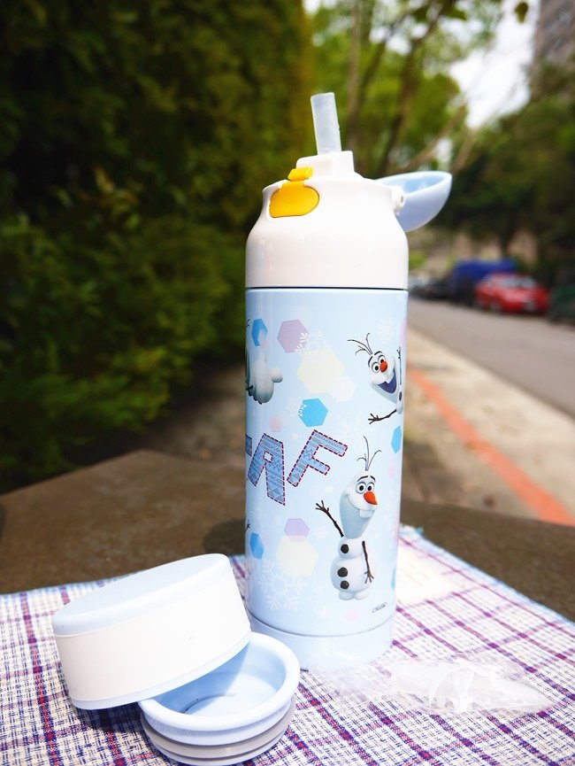 日本迪士尼2way兩用保溫保冷杯，吸管學習杯也可變身成大人杯蓋隨行杯哦！