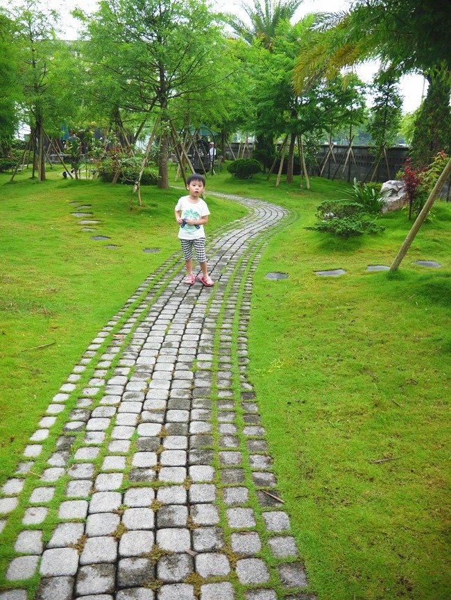 │宿。宜蘭礁溪│南洋渡假風的「波卡拉渡假會館」。田野別墅裡的飯店級禮遇