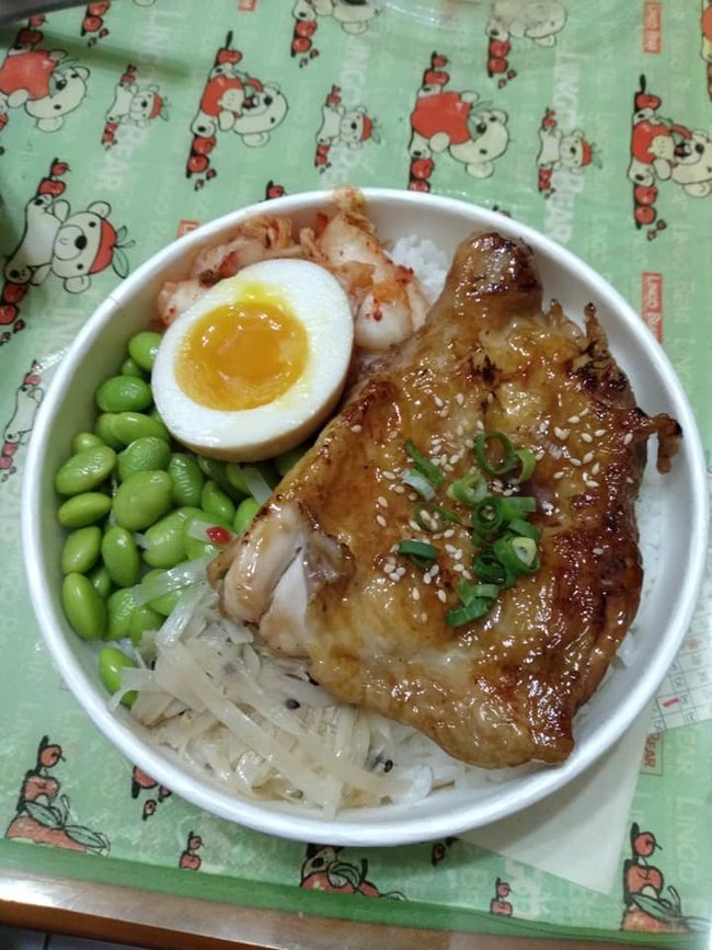 男子漢雞腿飯_燒肉飯_中午吃什麼?